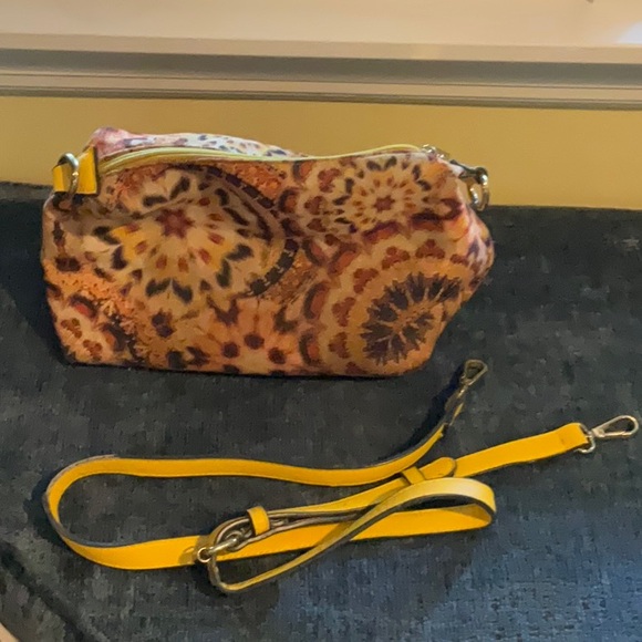 Yellow multifunctional handbag - Picture 4 of 4